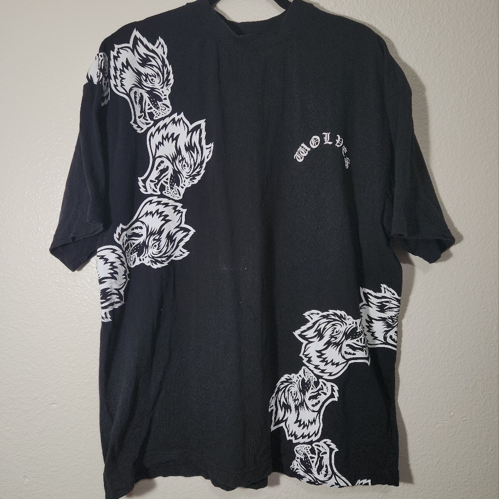 DARC SPORT. Men's Oversized Black Wolves Tshirt. Size Large.
